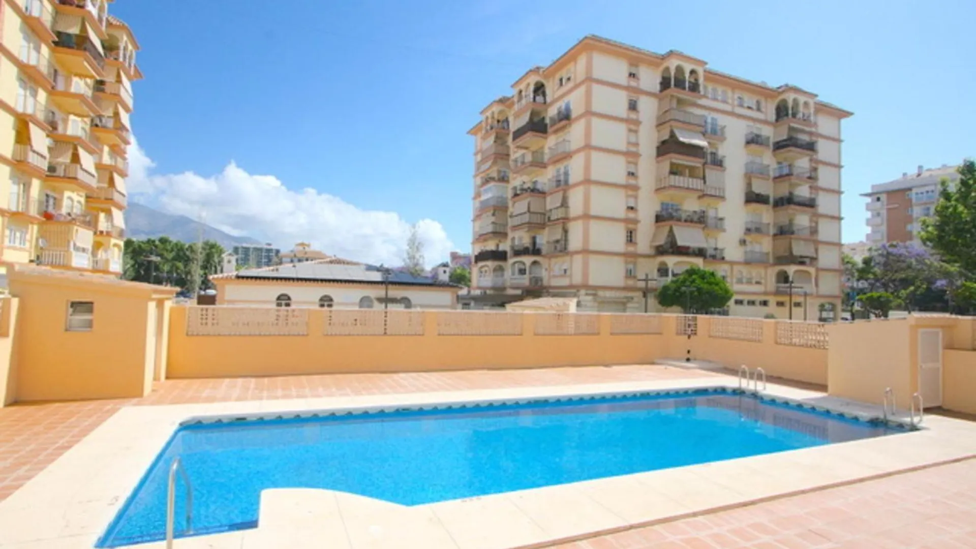 Amplio Apartamento Con Piscina Fuengirola Apartment