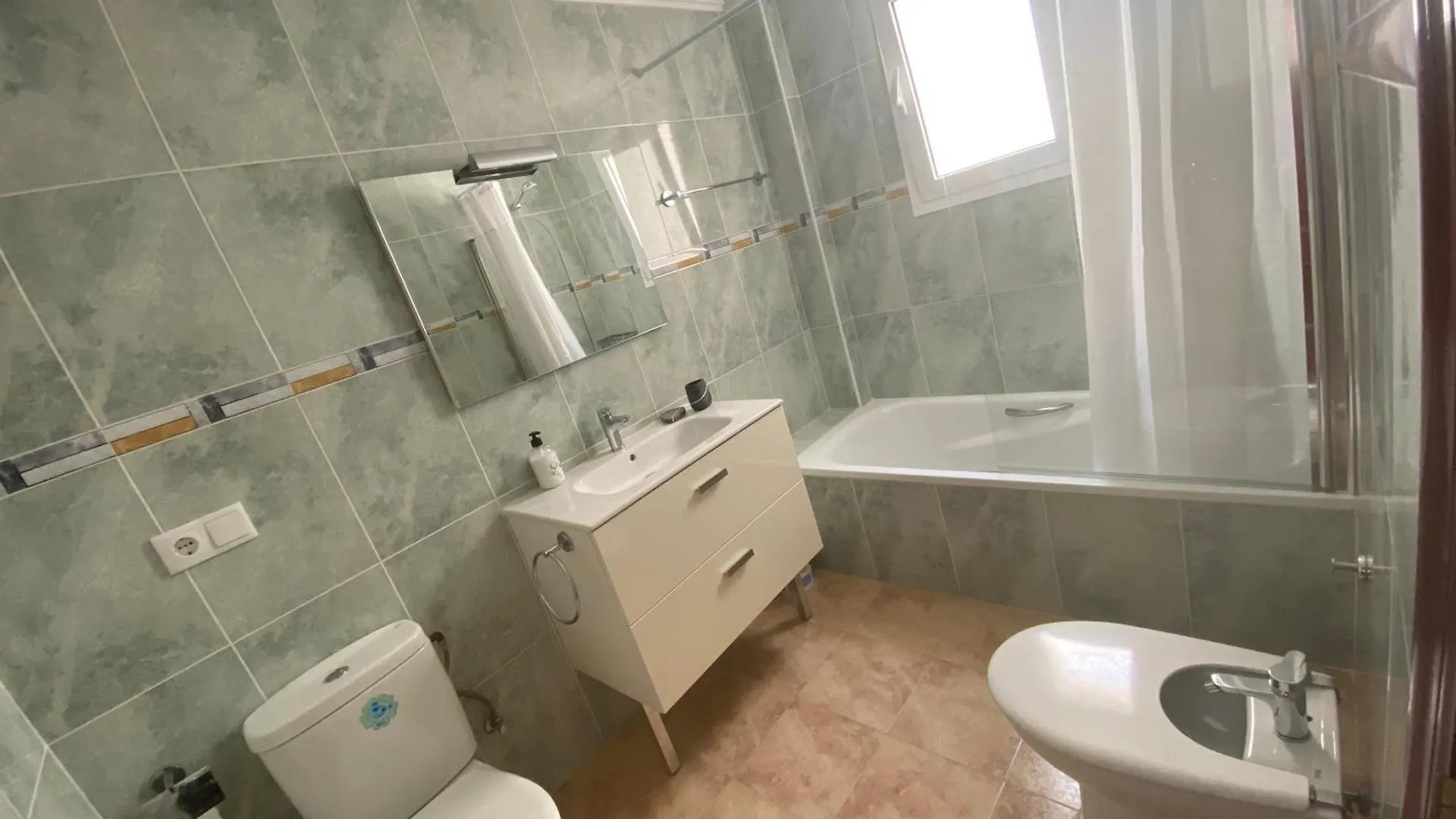 Amplio Apartamento Con Piscina Fuengirola 0*,
